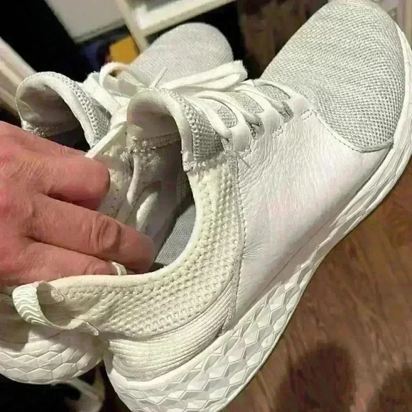 New balance sneakers size 9.5 - Picture 5 of 6